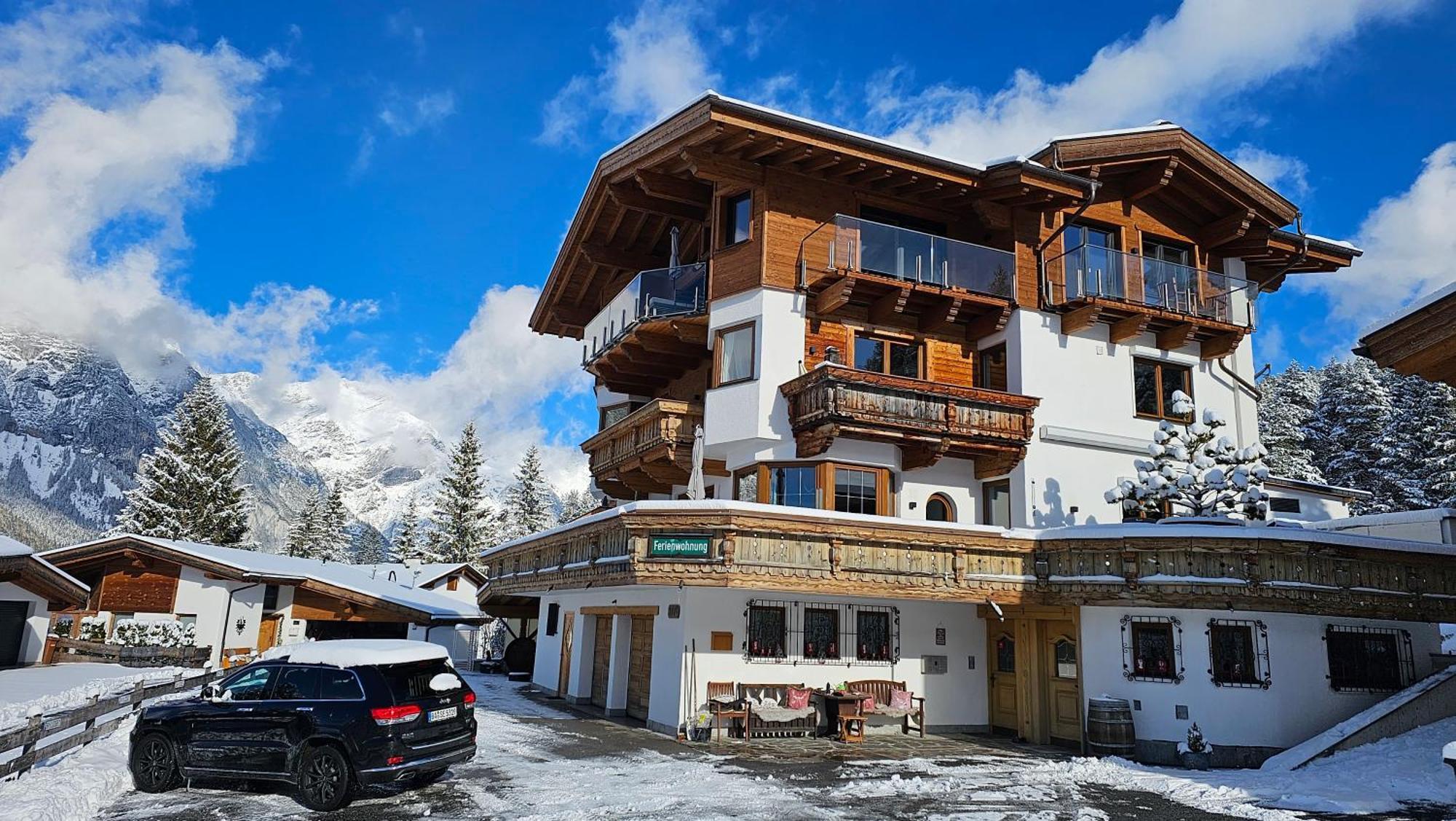 Schickster Sky Lodge Лойташ Екстер'єр фото